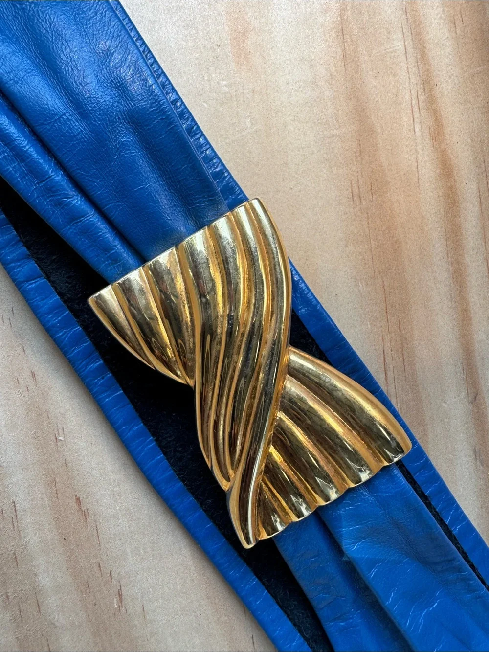 Vintage Blue& Gold-Tone Bow Leather Belt